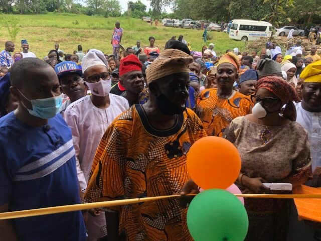 Hon. Tolu Akande Commissions Classrooms In Oluyole, Empowers 30 Birth Attendants with Equipments